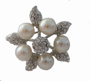 Small pearl & silver brooch