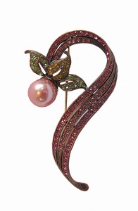 Pink crystal & Pearl brooch