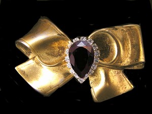 Magnetic Brooches, Pins, Jewelry
