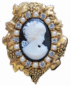 Cameo magnetic brooch